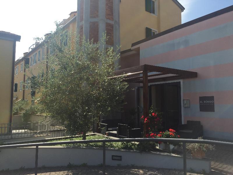 Aparthotel Al Borgo Sarzana Exterior foto