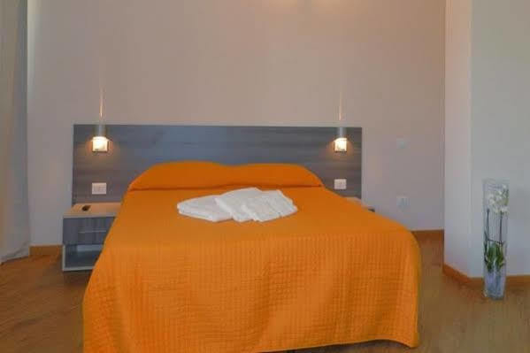 Aparthotel Al Borgo Sarzana Exterior foto